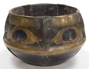 A 19thC Indian wooden and brass sherpai, or kunke, from the Bengal, the wooden shaped measuring... - 2