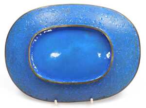 A Meiji period Japanese oval cloisonne dish, decorated with a bird, butterfly, and... - 2
