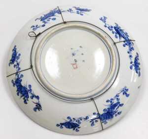 A pair of Japanese Meiji period Imari chargers, decorated with chrysanthemums and pine trees,... - 3