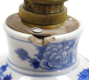 A Chinese Kangxi style porcelain blue and white vase, of baluster form, decorated with figures... - 7