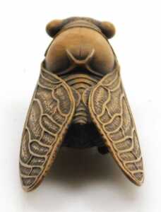 A Meiji period Japanese carved boxwood okimono of a cicada, signed Harumitsu to the underside,... - 5
