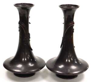 A pair of Japanese Meiji period bronze vases, of trumpet form, the neck entwined in relief with... - 3