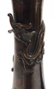 A pair of Japanese Meiji period bronze vases, of trumpet form, the neck entwined in relief with... - 5