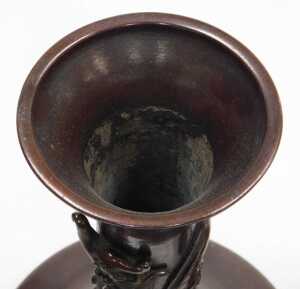 A pair of Japanese Meiji period bronze vases, of trumpet form, the neck entwined in relief with... - 6
