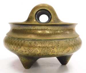 A Chinese bronze tripod censer, engraved with reserves of figures and flowers, apocryphal Xuande... - 4