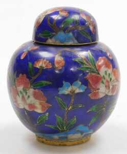 A Chinese cloisonne box and cover, decorated with a dragon on a black ground, a ginger jar and... - 10