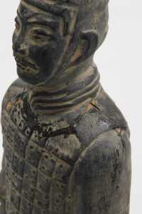 A Vietnamese plaster bust of Ho Chi Minh, a blue and white pottery cylindrical vase decorated... - 6