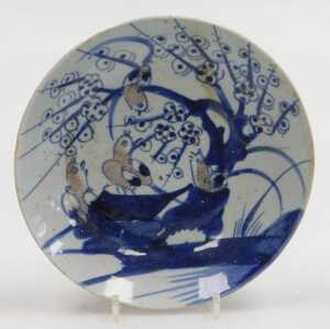 A Chinese Qing Dynasty blue, white and red porcelain dish, decorated with stylised birds on a... - 9