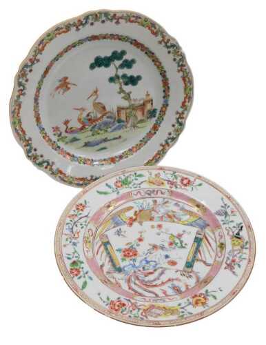 A Chinese Qianlong famille rose export porcelain plate, decorated with cranes, a castle and...