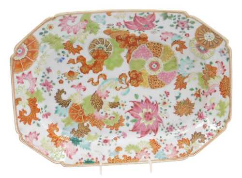 A Chinese Qianlong famille rose small meat platter, decorated in a pseudo tobacco leaf pattern,...