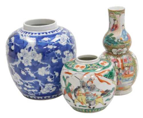 A Chinese Qing Dynasty late 19thC porcelain blue and white ginger jar, decorated with prunus...