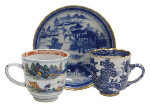 A Chinese Qianlong blue and white porcelain saucer, decorated with a river landscape, gilt...
