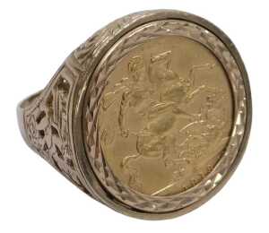 A George V gold full sovereign 1913, in a 9ct gold ring mount, size Z, 15.9g.