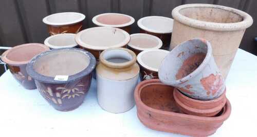 Stoneware and other plant pots. (a quantity)