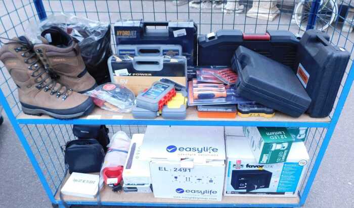 Tools, to include a Hydrojet high pressure washer, impact wrench, cordless drill, sabre saw,...