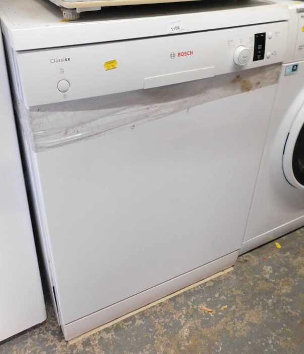 A Bosch Classixx dishwasher.
