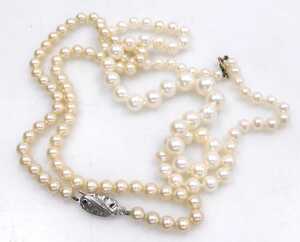 A string of graduated cultured pearls, on a lobster claw clasp, stamped 375, and two strands of... - 5
