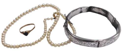 A 9ct gold and black onyx heart shaped lady's signed ring, size O, 0.8g, together with a string...