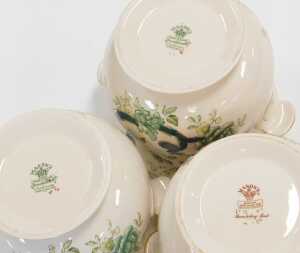 A pair of Masons ironstone Chartreuse pattern jardinieres, of twin handled baluster form,... - 3