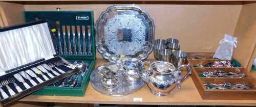 Plated wares, to include mother of pearl handled flatware, an Oneida canteen of cutlery, a tea...