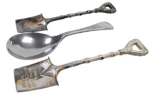 A pair of Elizabeth II silver commemorative miniature shovels, engraved "Port Sunlight Centenary...