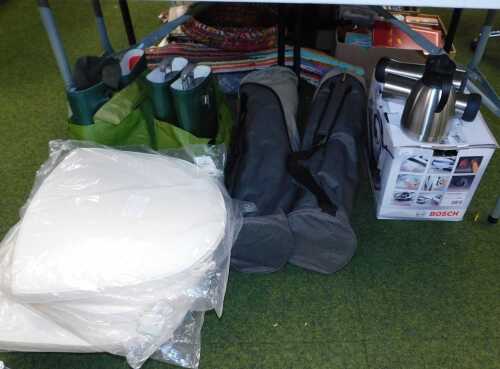 A Bosch Sensi XXB25L steam iron, together with two pairs of Hunter Wellington boots, size 6 and...