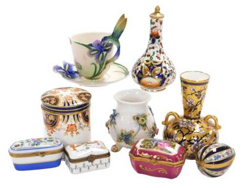 A group of porcelain, including a Crown Derby porcelain scent bottle and stopper, Imari...