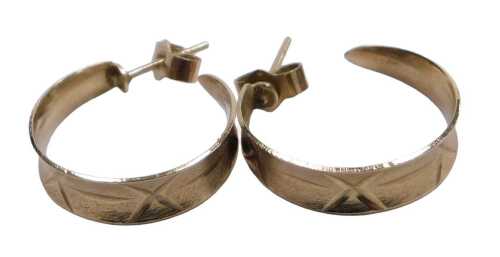 A pair of 9ct gold half hoop earrings, 2.3g.