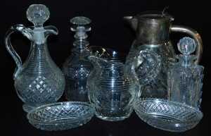 A quantity of cut glass, to include a pair of decanters and stoppers, a water jug with silver... - 3