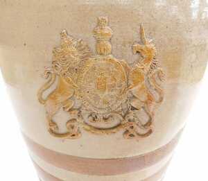 A Doulton and Watts Lambeth pottery stoneware barrel, applied with the Royal coat of arms, 42cm... - 3
