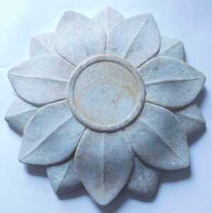 An Indian carved marble dish, modelled as a flower head, 30cm wide. Offsite Sale - Buying &... - 2