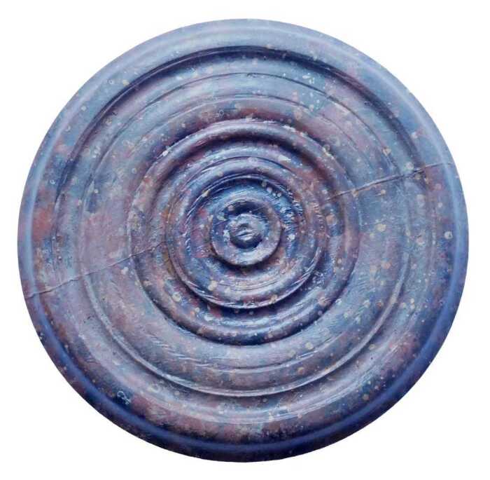 A 19thC red and black simulated marble circular plinth, with turned decoration, on bun feet, 6cm...