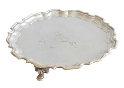 A Mappin and Webb silver plated salver or waiter, with a piecrust border, 26cm wide. Offsite...