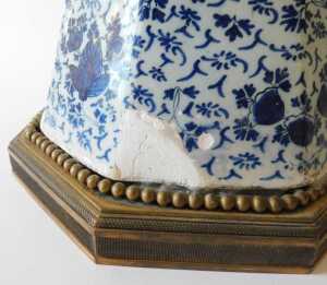 An 18thC Delft blue and white vase, of bellied circular form, profusely decorated with flowers,... - 2