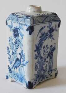 A 19thC Dutch Delft tin glazed earthenware blue and white tea caddy, of rectangular form, the... - 2