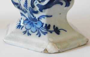 A pair of 19thC Dutch Delft blue and white vases, each of inverted hexagonal form, with bird and... - 3