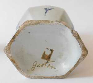A pair of 19thC Dutch Delft blue and white vases, each of inverted hexagonal form, with bird and... - 7