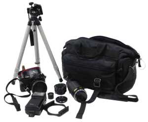 Various cameras and related items, a Chinon camera CE-4, 8cm high, with 490 1:1.750mm lens, a...