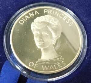 Various commemorative coins, coin sets, Elizabeth II silver jubilee crown, cased Diana Princess... - 2