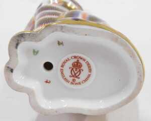 A Royal Crown Derby paperweight ornament cat standing, in Imari style colours with gilt... - 3