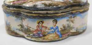 A 19thC Viennese enamel patch box, of shaped form, decorated with figures of courting couple in... - 5