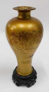 A pair of papier mache style gilt coloured Chinese vases, each of inverted shouldered circular... - 4