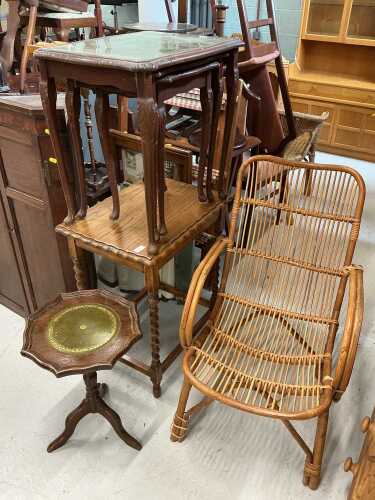 Various furniture, a piecrust oak side table, nest of tables, and a wicker chair. (a quantity)