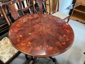 A late 20thC Italian dining table, of circular form, with printed leaf and scroll border, and... - 2