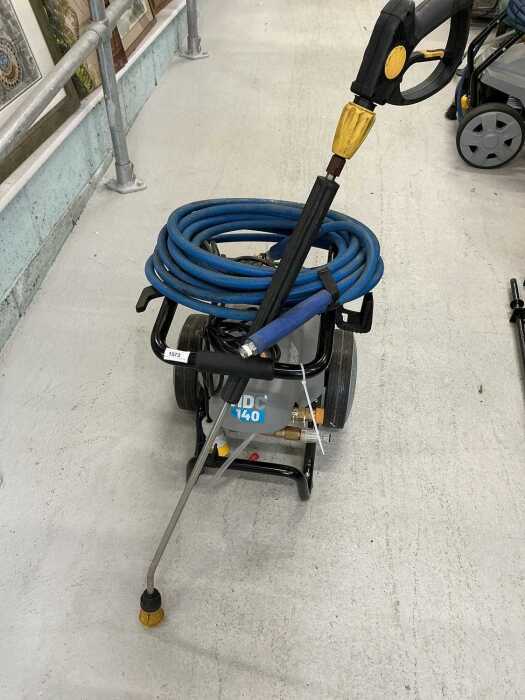 V - A HDC 140 professional cold water electric pressure washer. Note: VAT is payable on the hammer...