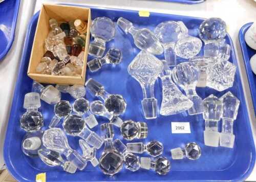Various 19thC and other cut glass decanter stoppers, various types, multicoloured, crystal,...