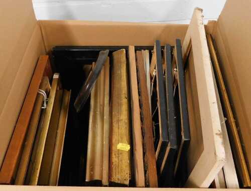 Various picture frames. (a quantity)
