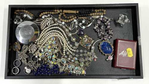 Various costume jewellery and effects, beads, necklaces, jewellery box, etc. (1 tray)