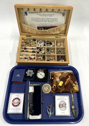 Various costume jewellery and effects, a jewellery box containing various costume rings,...