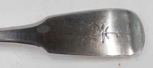 A set of three George III Irish silver tablespoons, Fiddle pattern with anchor crests, by... - 2